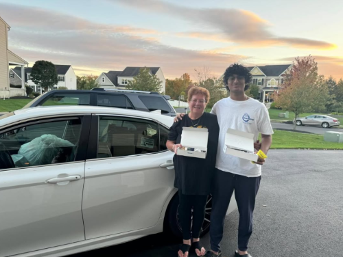 Ms. Sandra goes above and beyond to support local food pantries, and we are grateful to stand alongside her. Care4Me was honored to donate 200 care packages to help her and her church continue serving those in need.